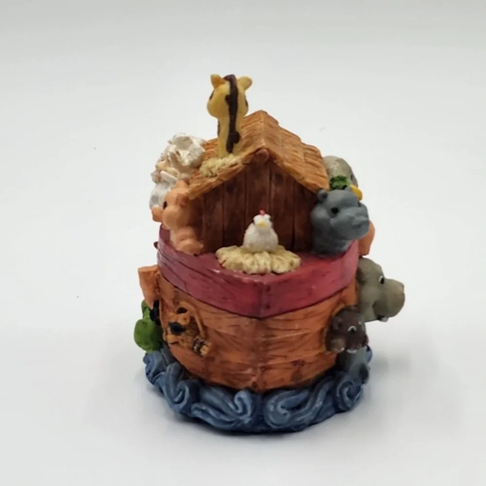 Vintage Youngs Noah's‎ Ark Decorative Trinket Box Small Jewelry Resin Delicate